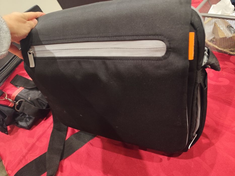 Mala para PC portátil com varias divisórias