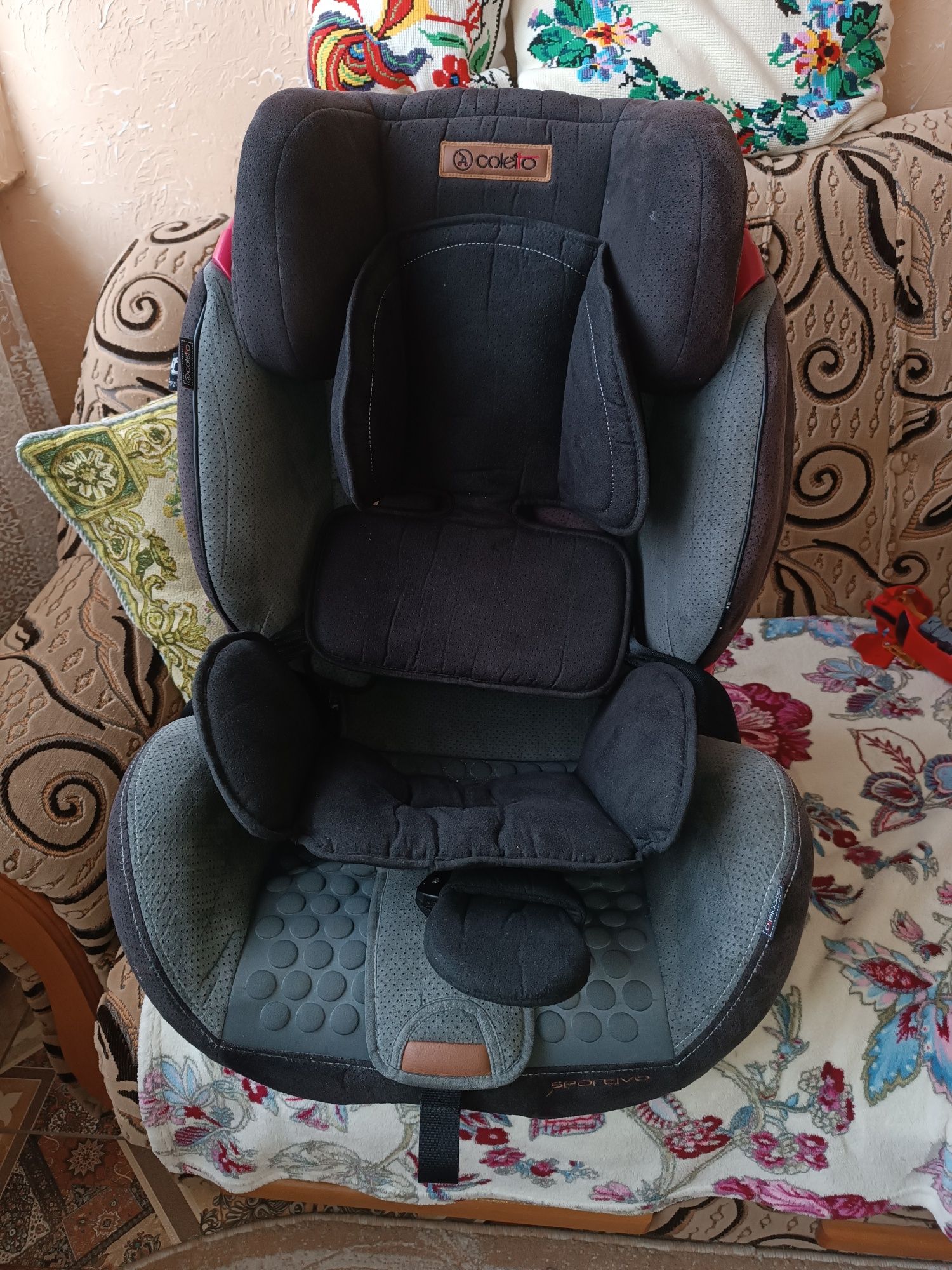 Продам автокрісло Coletto
