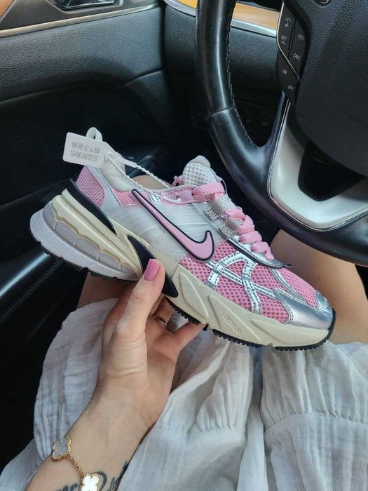 Жіночі кросівки Nike V2K Runtekk рожевий з сріблом 782 ТОП