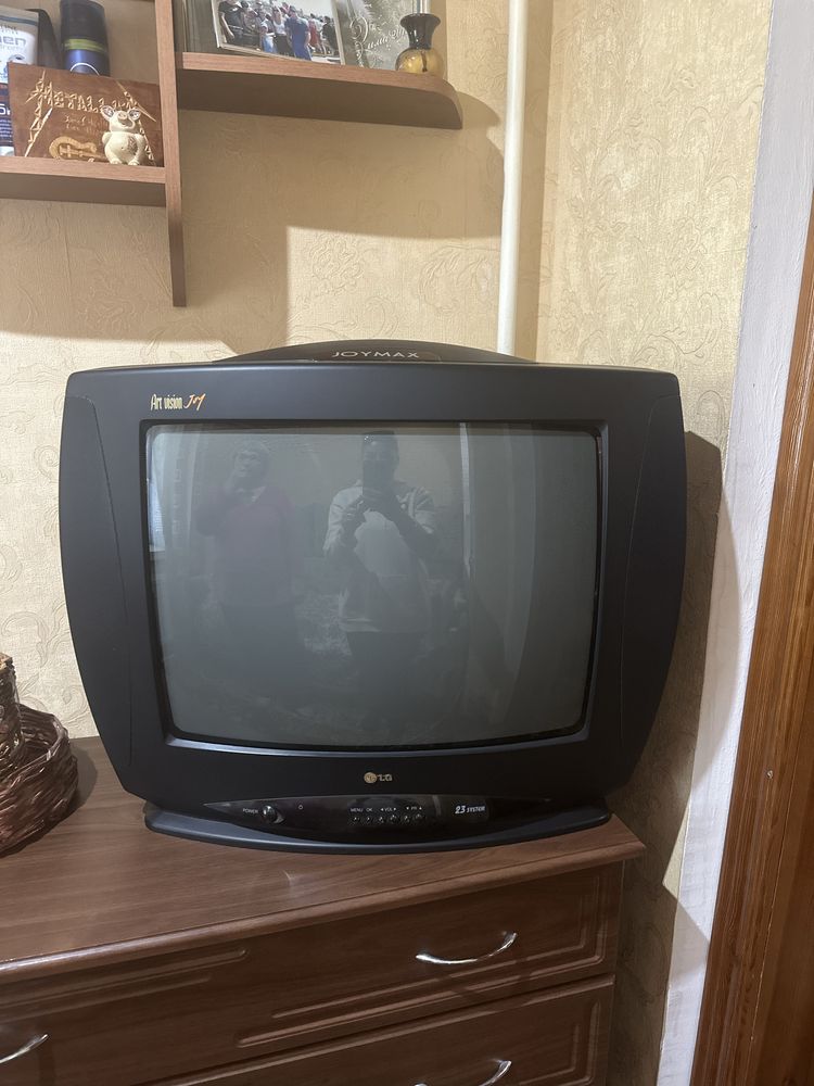 Продам небольшой полностью рабочий телевизор LG