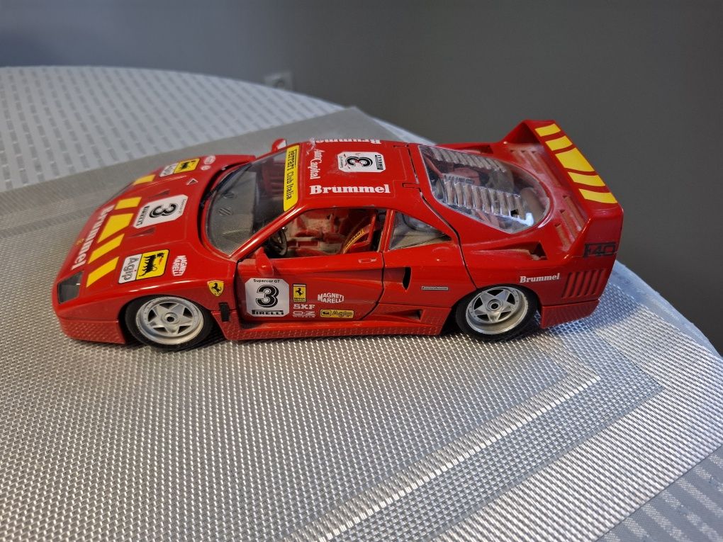Bburago Ferrari F40 skala 1:18