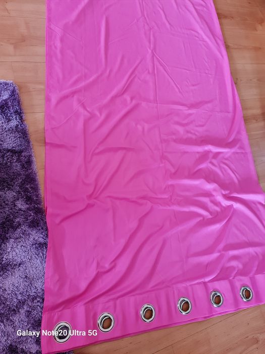 Vendo cortinados  Translúcidos  rosa choque