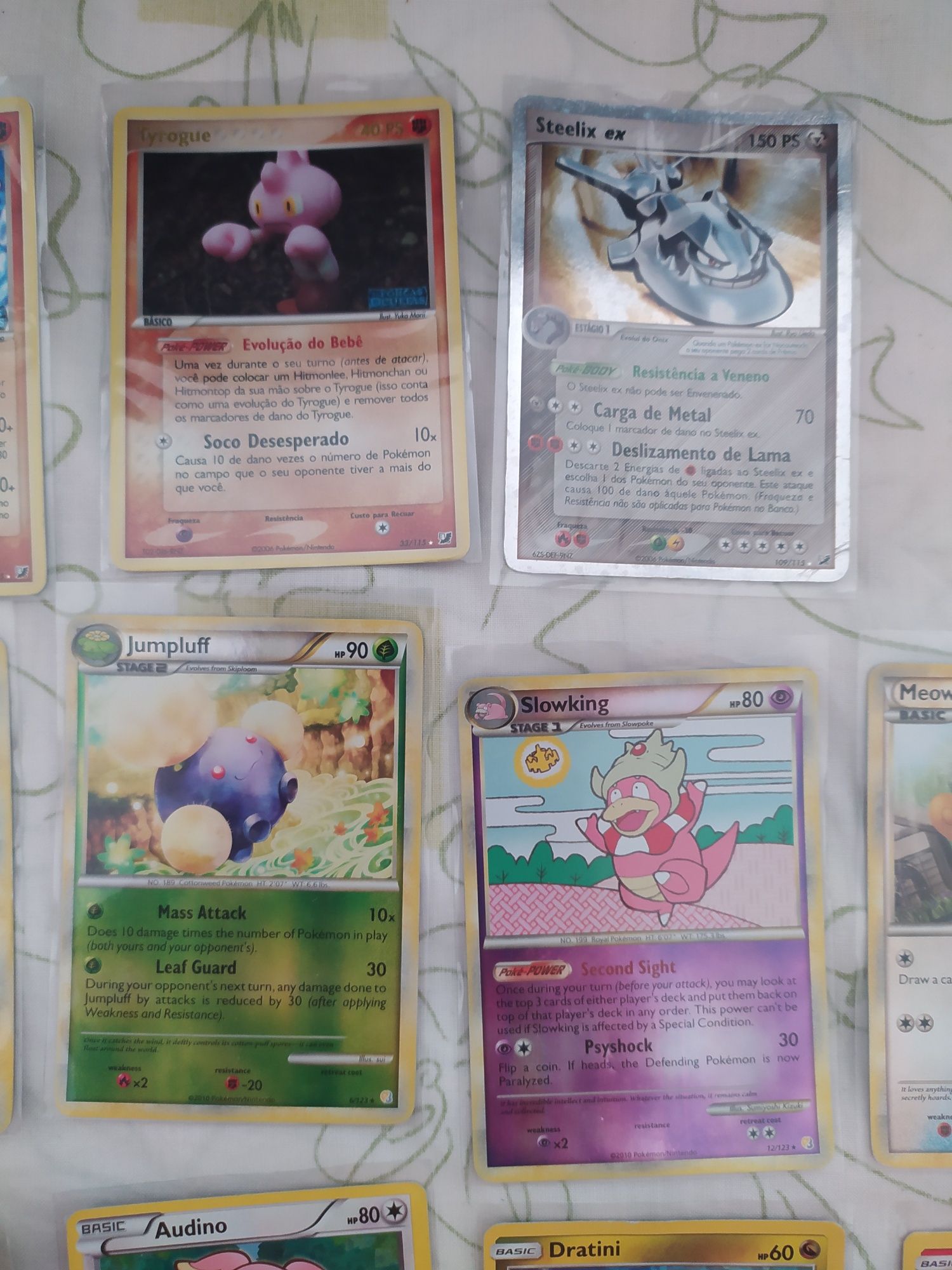13 cartas pokemon holográficas de várias edições