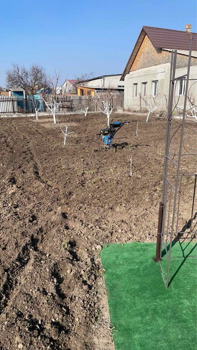 Мотоблок,культивация вспашка,спил деревьев,покос травы,дробление веток