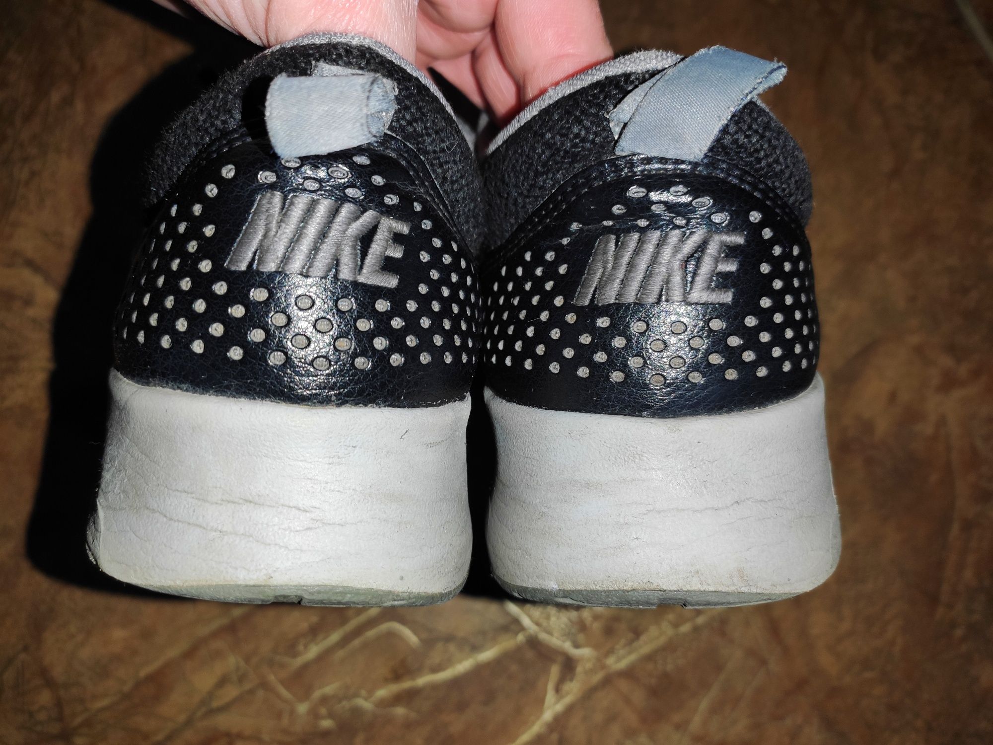 Кроссовки Nike женские р.39-40 25см.