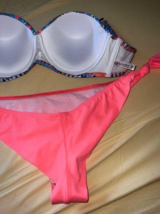 роздільний купальник розміру S сток aquarilla