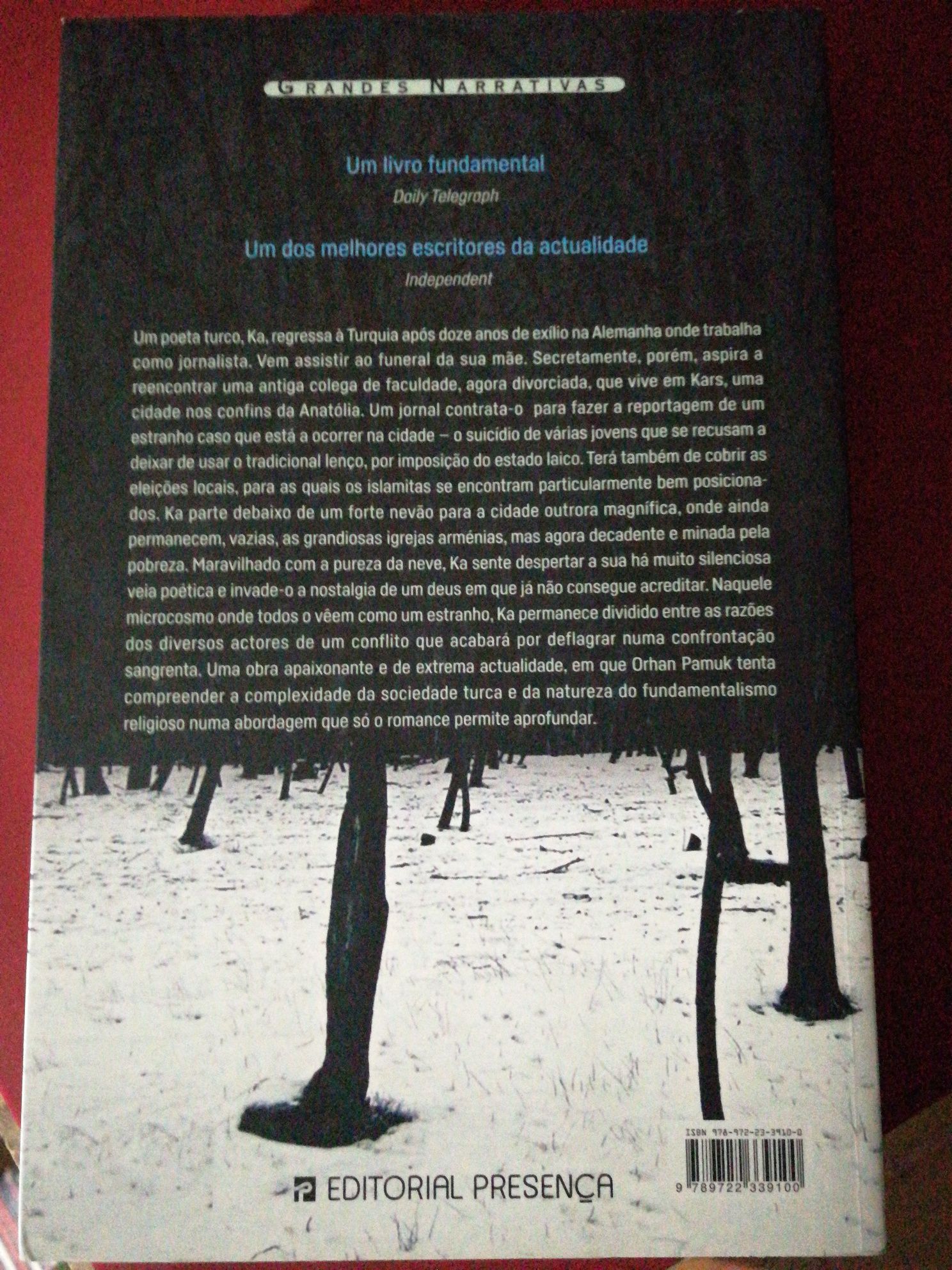 Livro "Neve" de Orhan Pamuk