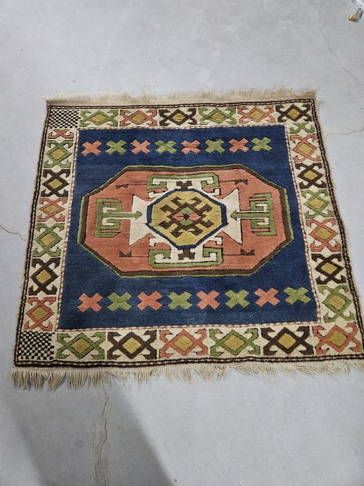 Pequeno tapete em lã