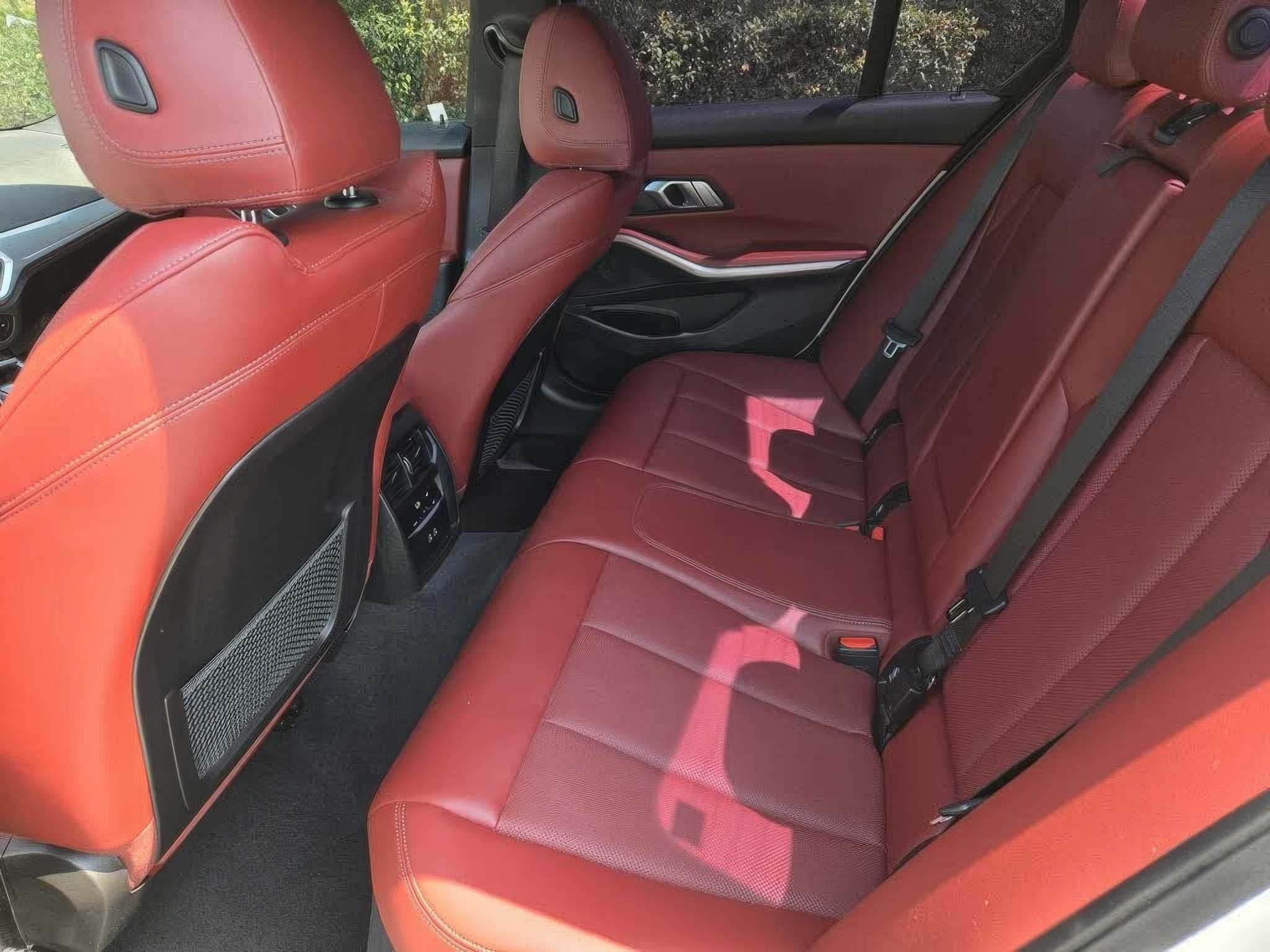 2022   BMW   330i