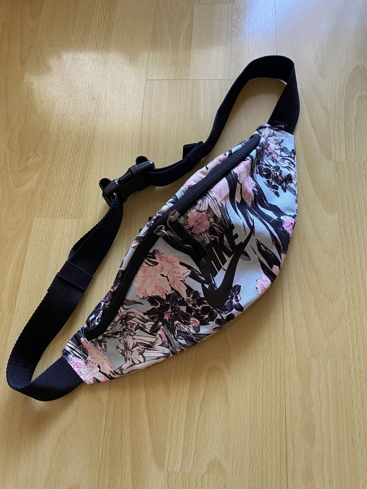 Сумка , бананка , NIKE оригинал , unisex