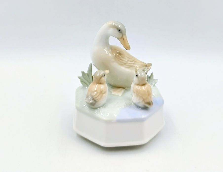 Porcelanowa pozytywka Otagiri japońska porcelana kaczki gąski figurka