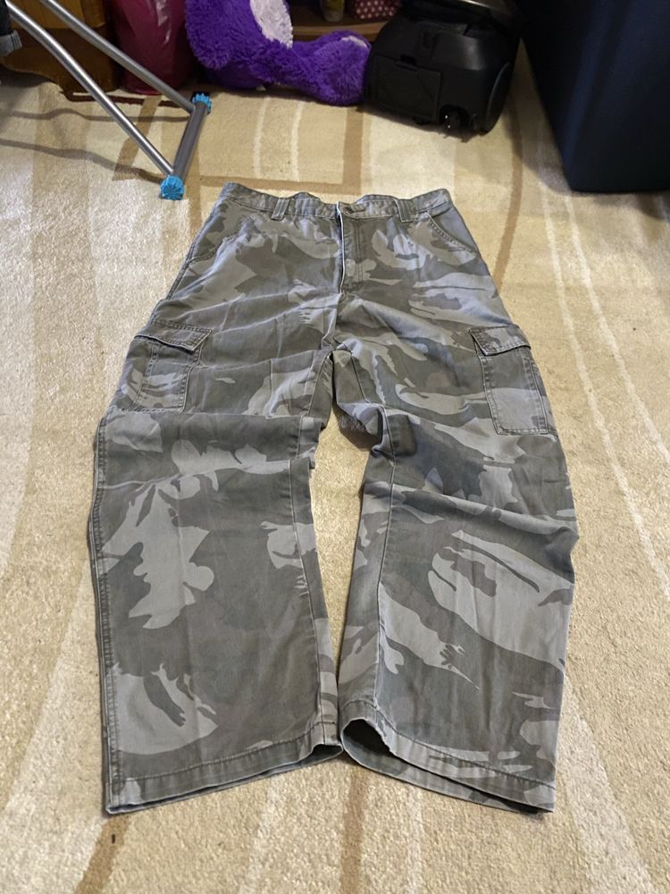 Camo pants wragler