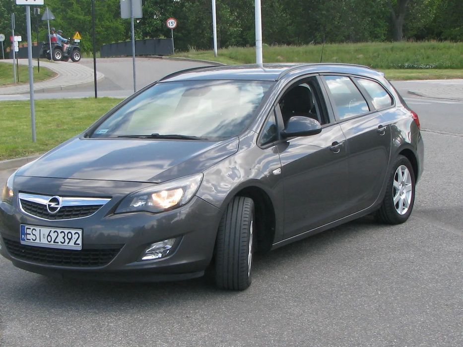 Opel Astra J 1.4 Turbo + GAZ Klima Sprow. Zarej. I rej. 2011