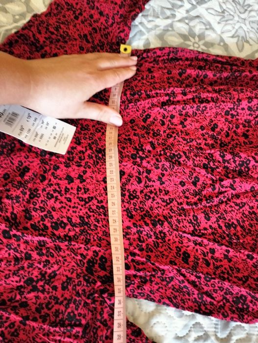 Sprzedam Sukienkę Dziewczęca rozmiar 140 nowa z metką