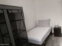 239386 - Quarto com cama de solteiro em apartamento com 8 quartos