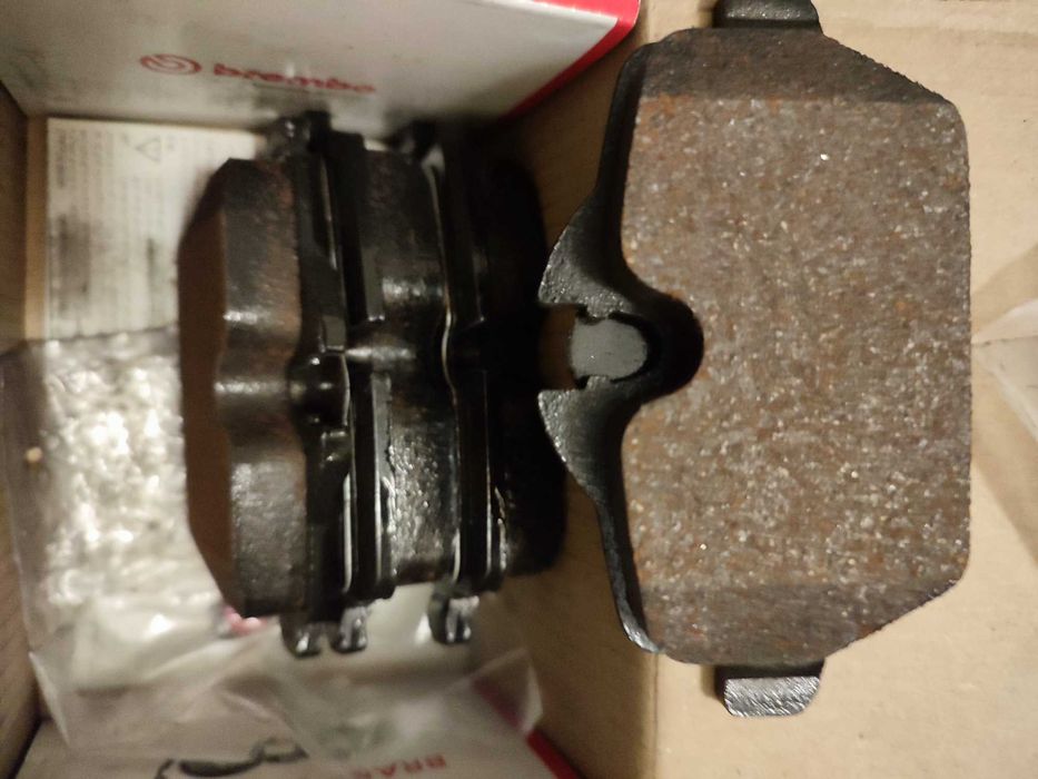 Jogo novo de pastilhas para travão de disco BREMBO P06037
