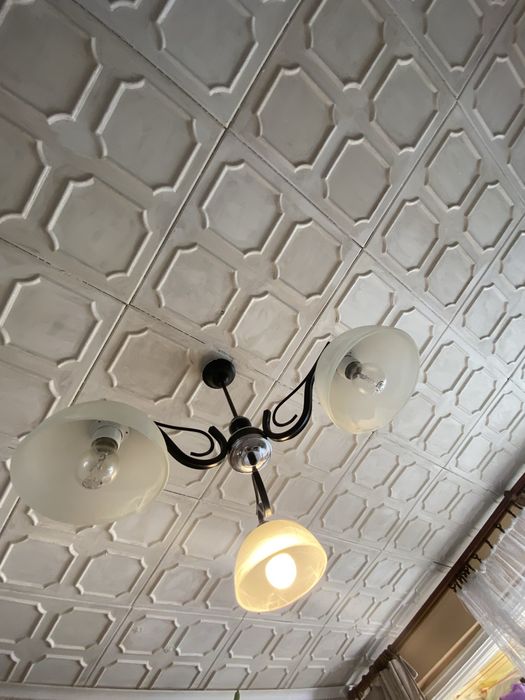 Żyrandol czarny ze srebrnymi dodatkami lekki