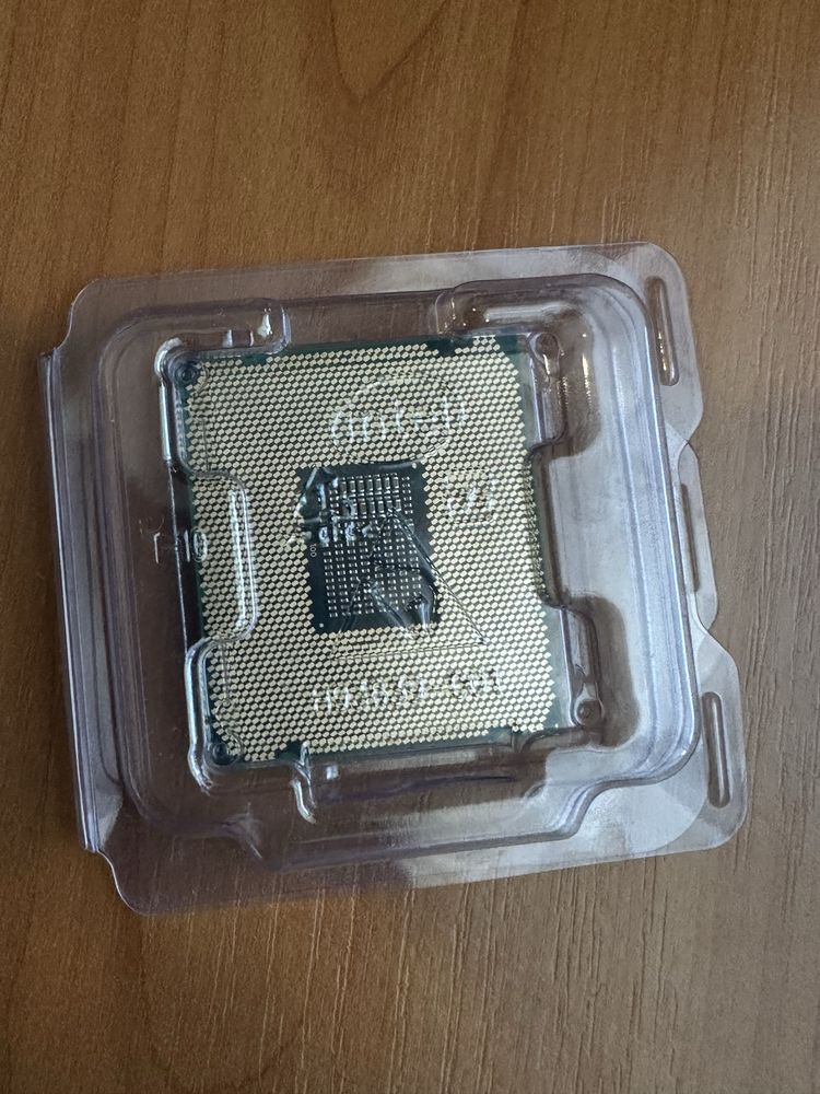 Процесор Intel core i7 - 7800x