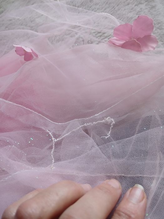 Дуже гарна сукня на принцесу 6 років