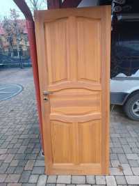 Drzwi wewnętrzne drewnane