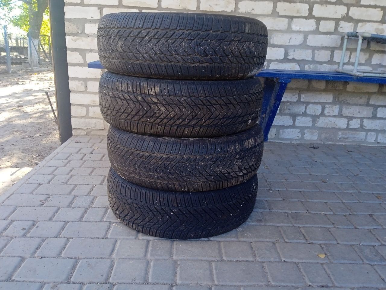 Продам зимові шини Aplus a701 225/60r17