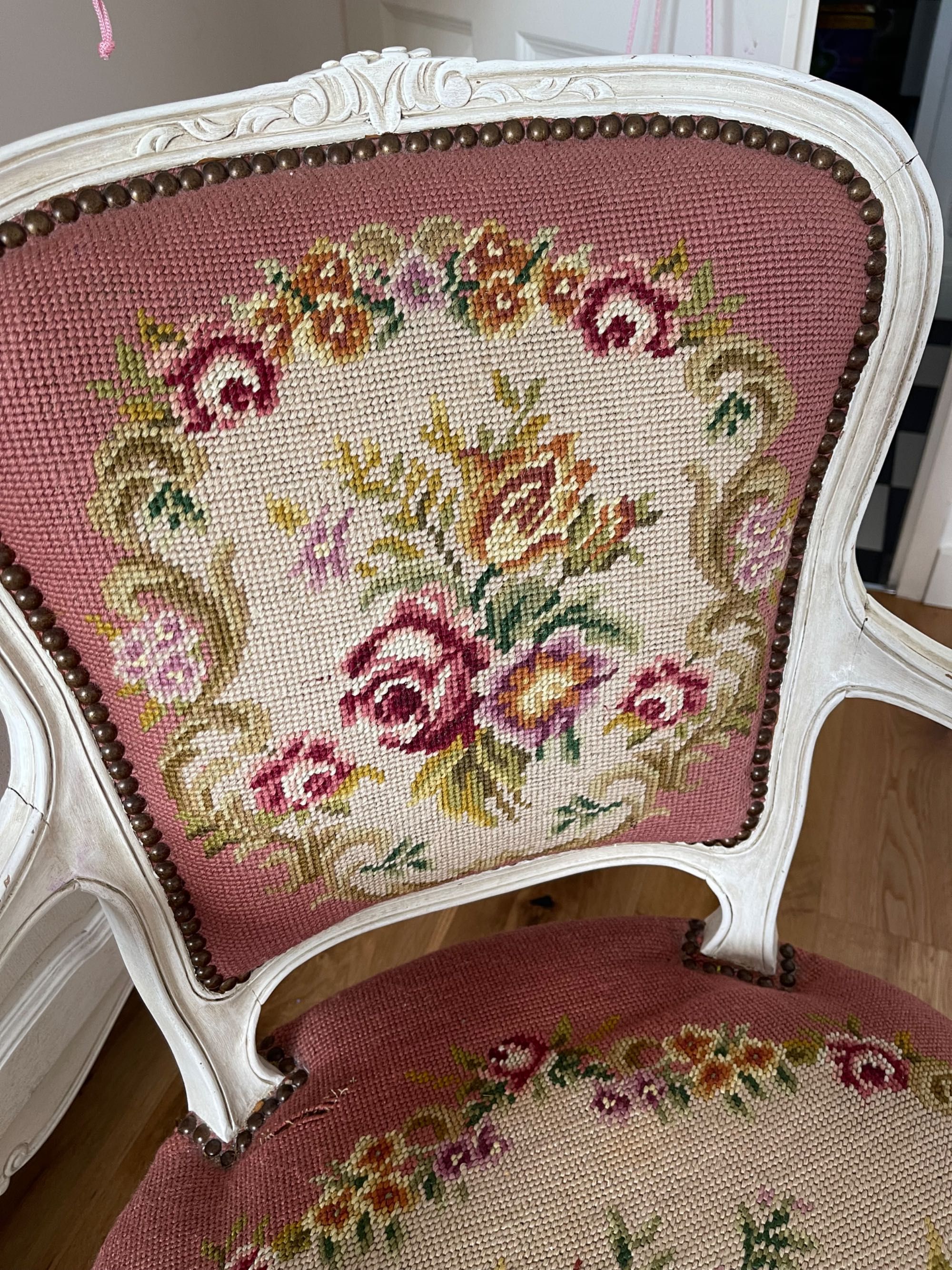 Krzesło Ludwig dąb gobelin róże Shabby Chic