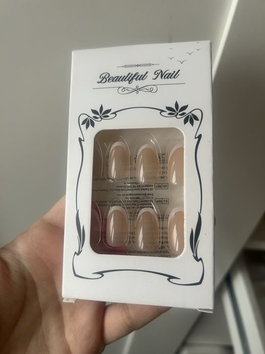 Tipsy french sztuczne paznokcie