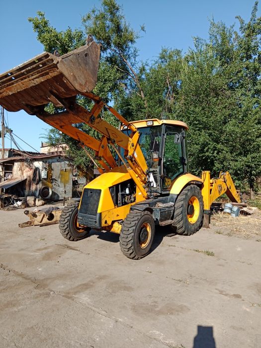 Продам екскаватор навантажувач JCB 3CX