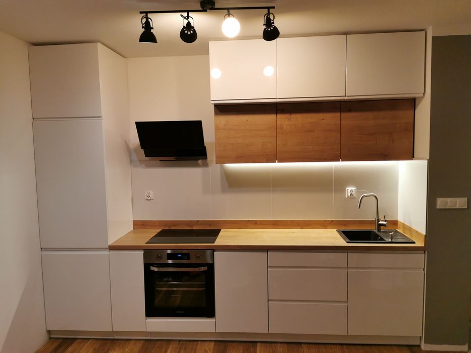 Meble na wymiar. Zapraszamy. Krótkie terminy