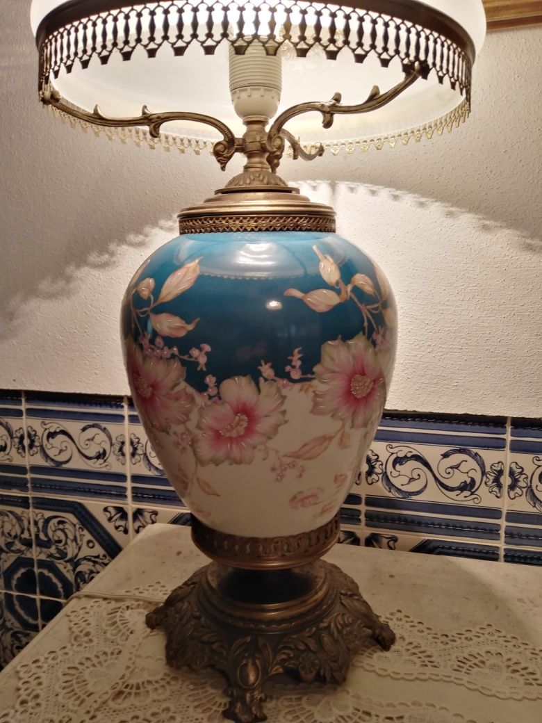 Candeeiro de Porcelana Vista Alegre e Bronze
