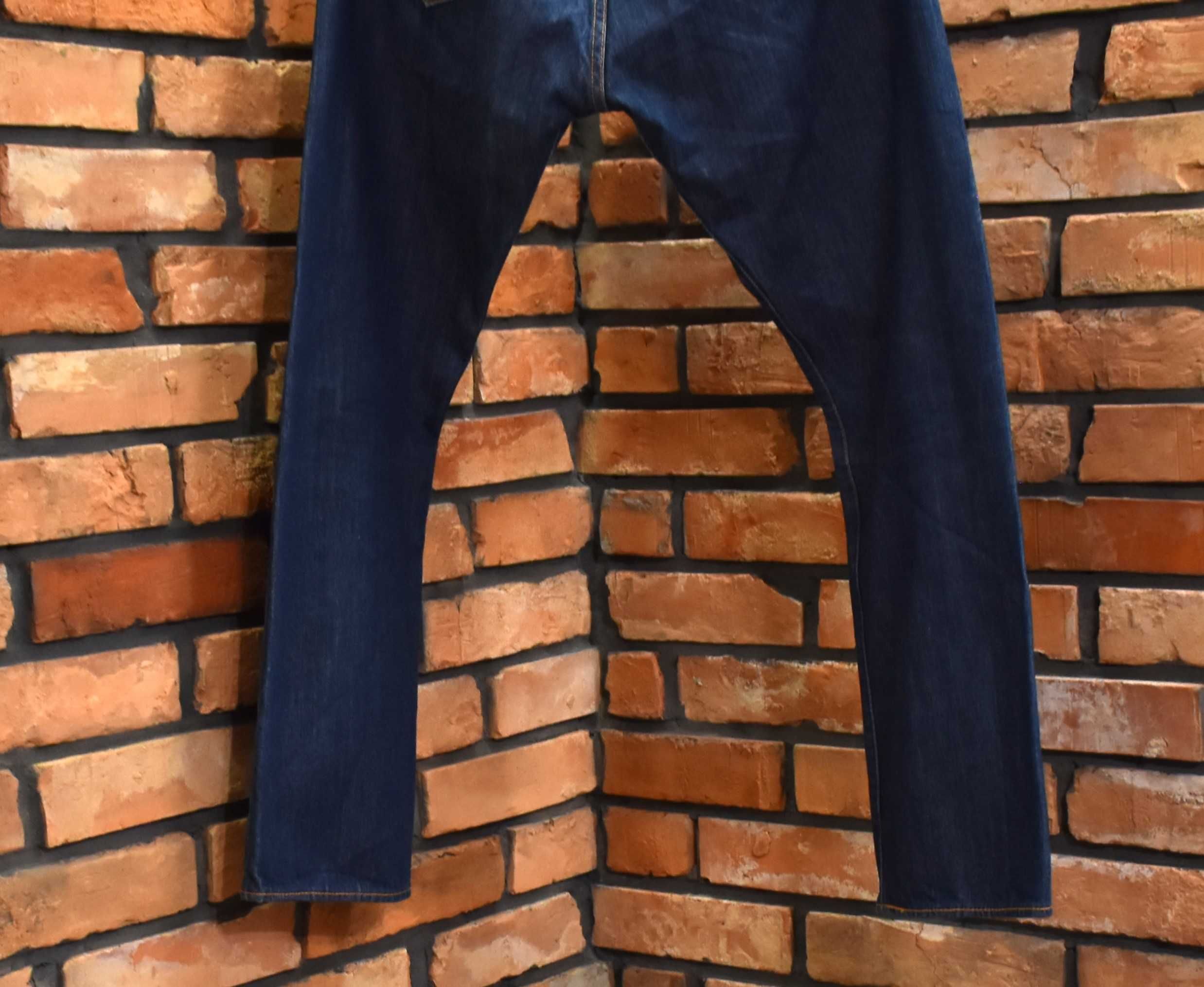 Levi's 501 granatowe klasyczne spodnie jeansy jak nowe W34 L30