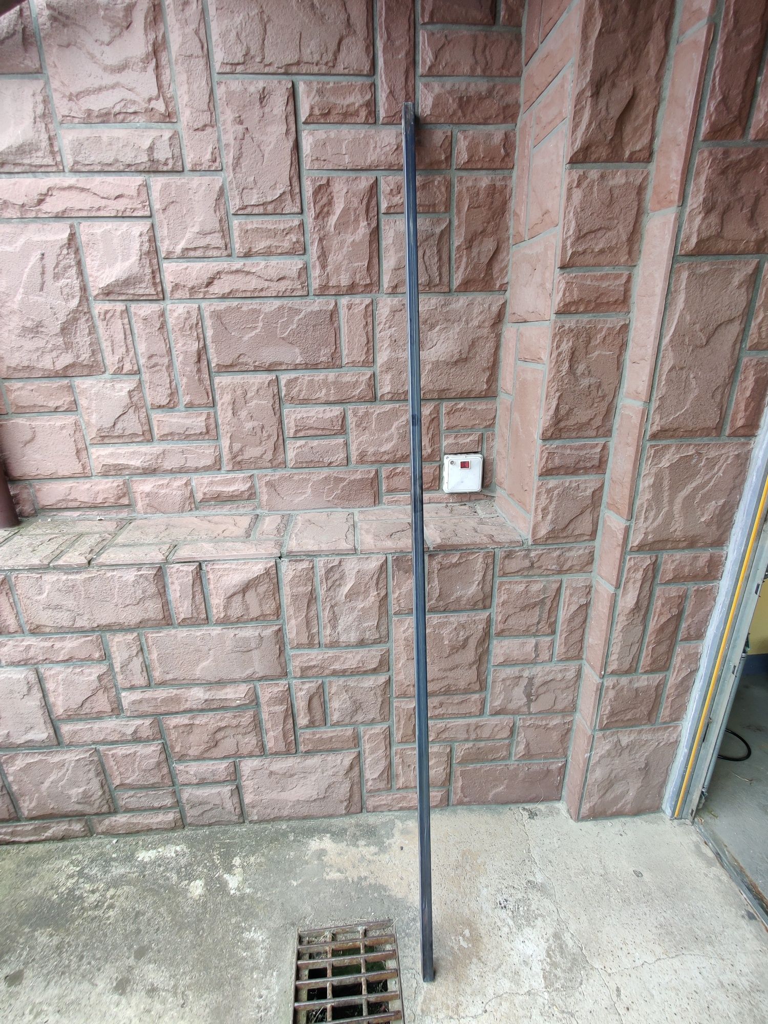 Profil stalowy zamknięty 25x25x1,5 2m bieżące