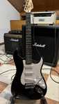 Guitarra squier stratocaster