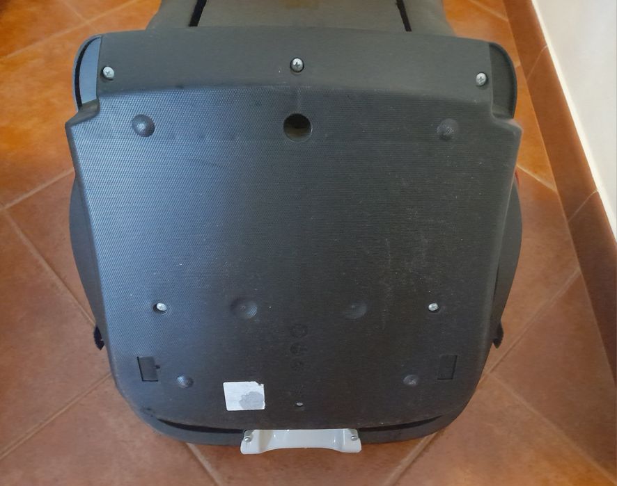 Cadeira auto Chicco 15-36 kg auto-regulável