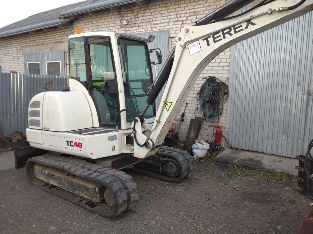 Екскаватор гусеничний Terex Tc 48