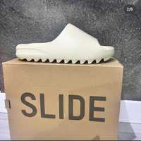 Yeezy Slide Bone 43