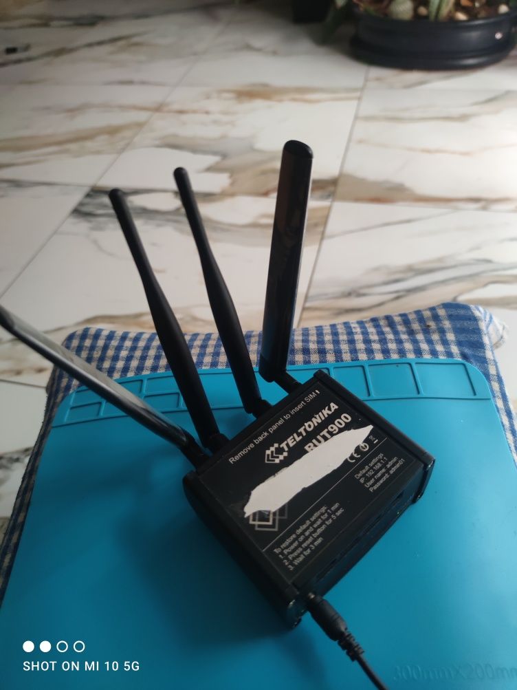 Router modem.teltronika rut 900