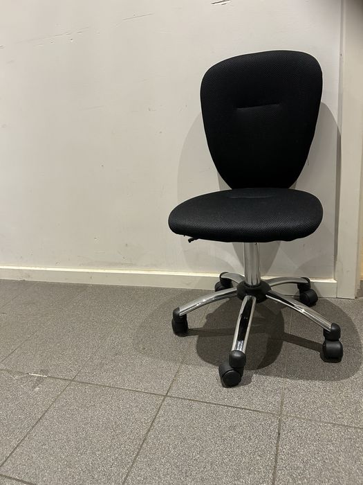 Krzeslo obrotowe dzieciece