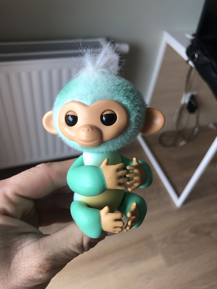 Interaktywna małpka Fingerlings 2.0 Basic Monkey Teal