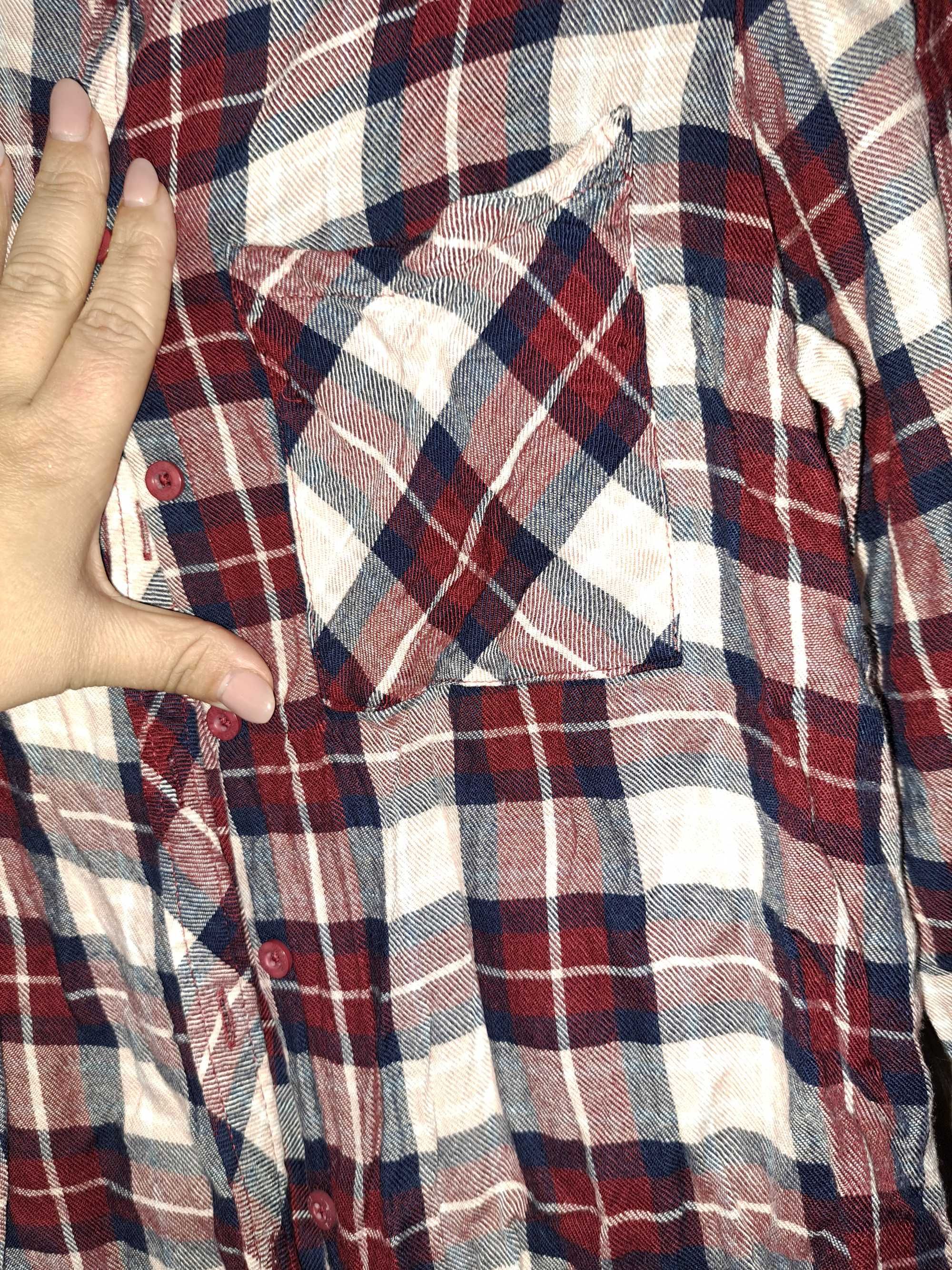 Camisas quadrados menina como novas
