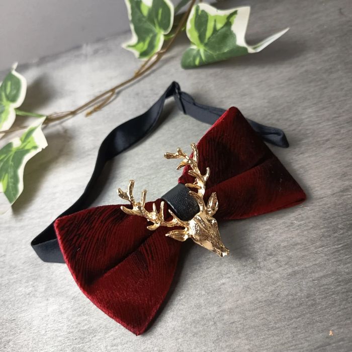 Mucha męska – nowa, bordowa, z ozdobą jelonka, elegancka, regulowana