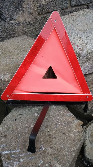 Sprzedam trójkąt ostrzegawczy - 20 zł