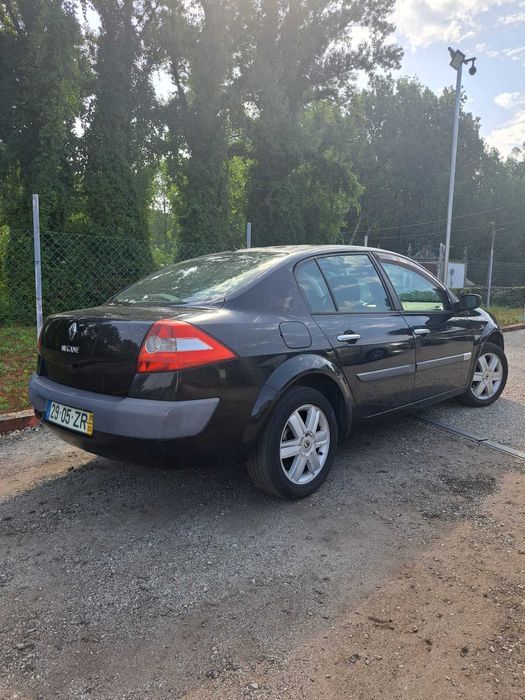 Megane Sedan impecável