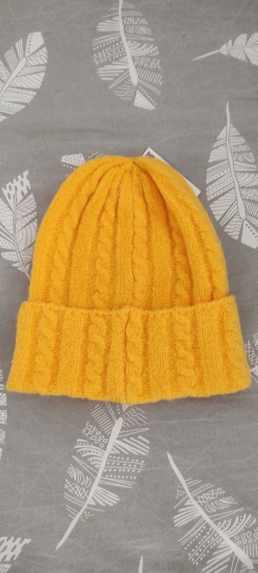 Nowa czapka ciepła żółta pomarańczowa musztardowa Cropp