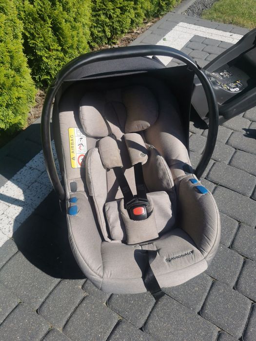 Nosidełko / fotelik samochodowy AVIONAUT z bazą