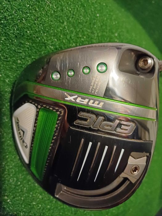 Driver Callaway Epic Max, 10,5 graus, com vareta e capa para a cabeça.