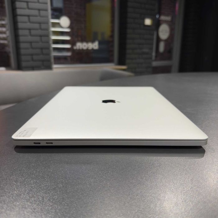 Ноутбук MacBook Pro 16" 2019 i9 16GB RAM 1Tb SSD В НАЯВНОСТІ!