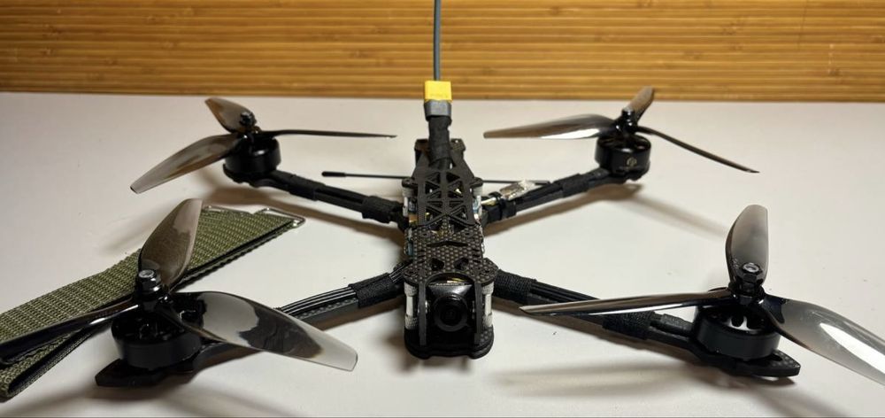 Продам FPV дрон, є різні комплектації фпв (в наявності кількість)