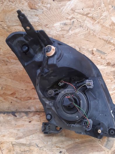 Lampa/ reflektor przedni lewy Suzuki Swift MK6