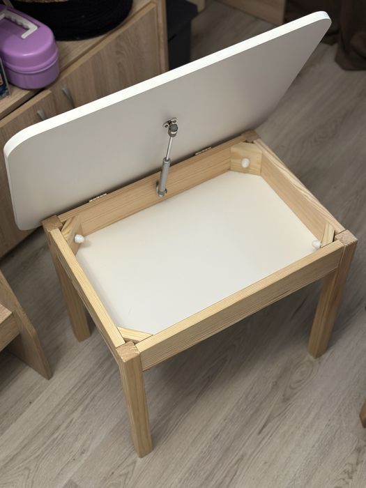 Комплект дитячий стіл з нішею для зберігання і стільчик